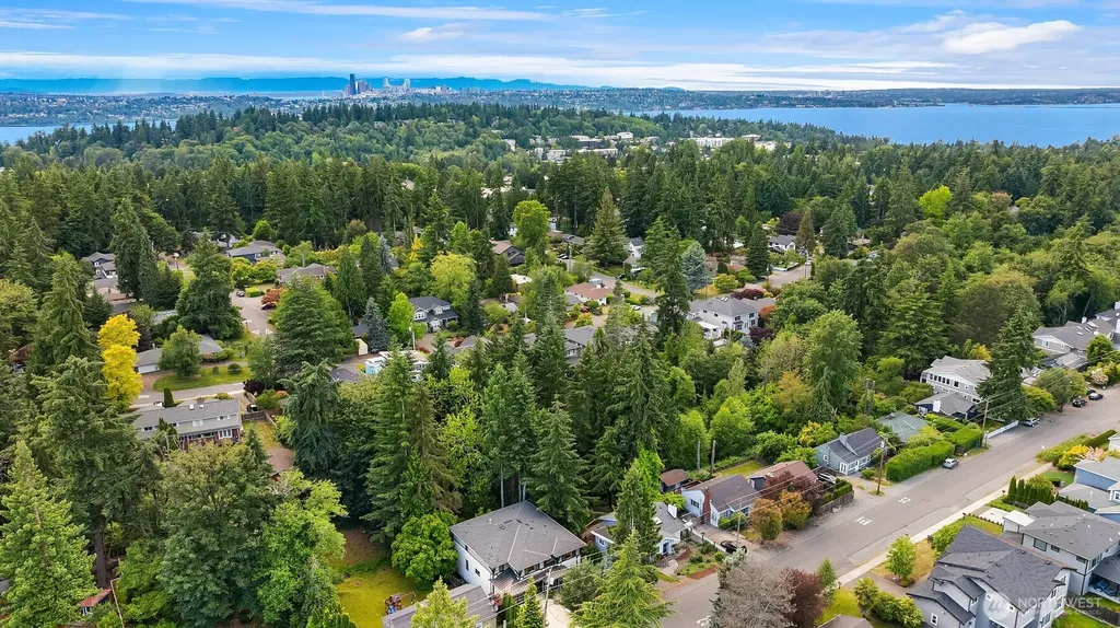 3745 88th Avenue SE Mercer Island WA 98040