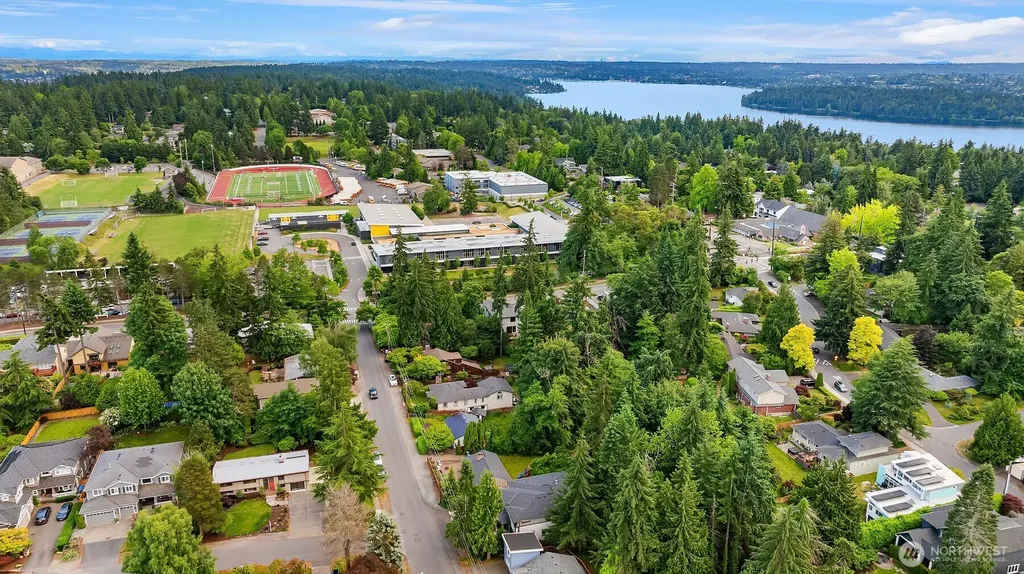 3745 88th Avenue SE Mercer Island WA 98040