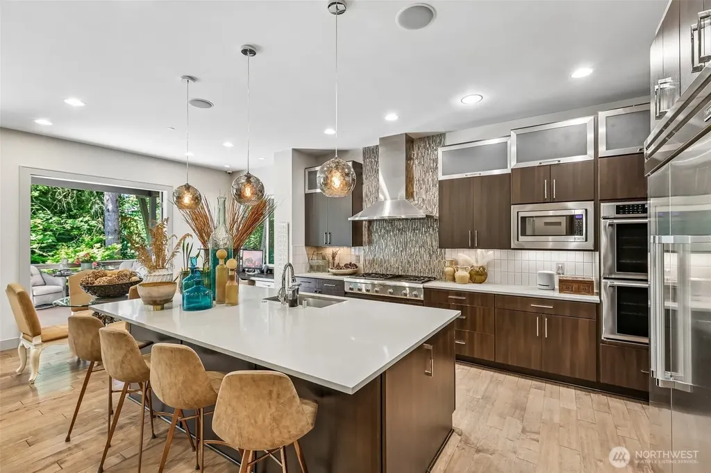 3745 88th Avenue SE Mercer Island WA 98040