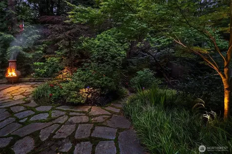 3745 88th Avenue SE Mercer Island WA 98040