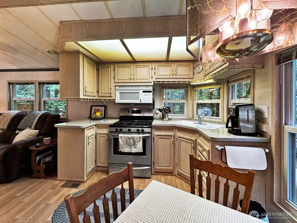 152 Goldrush Road Deming WA 98244