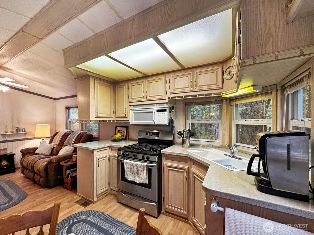152 Goldrush Road Deming WA 98244