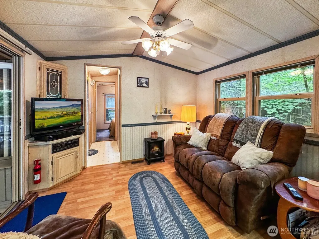 152 Goldrush Road Deming WA 98244