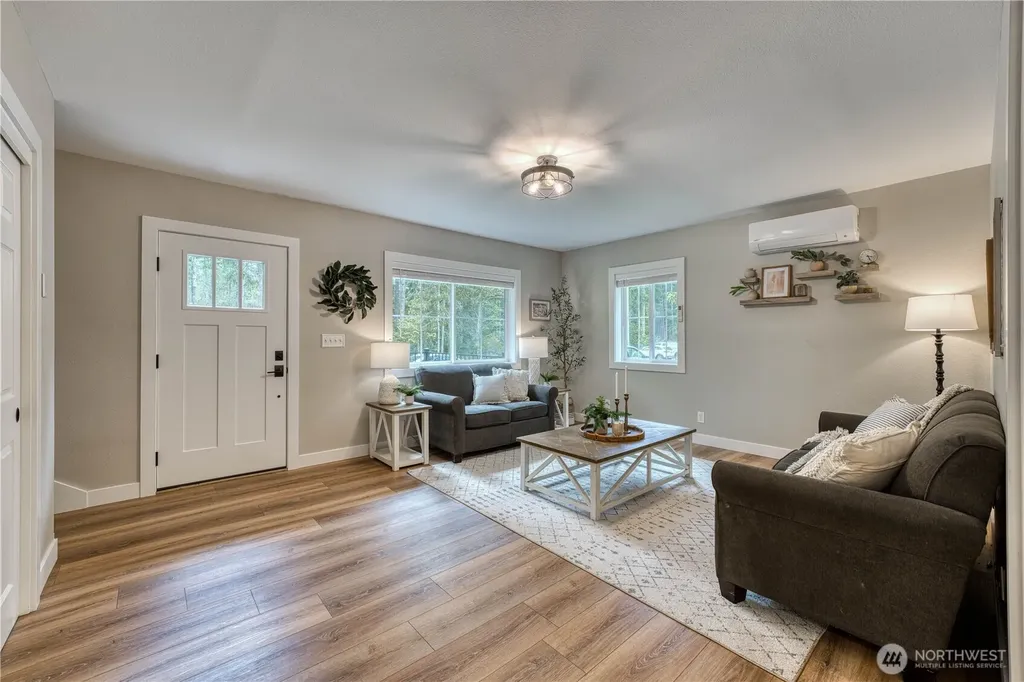 4828 SW Hunter Road Port Orchard WA 98367