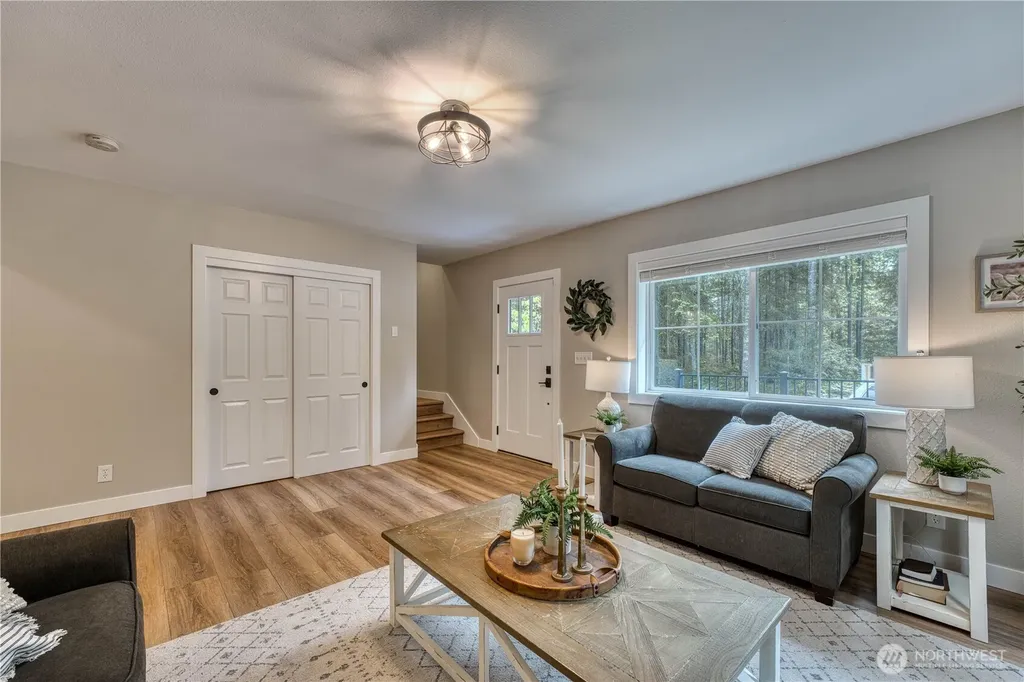 4828 SW Hunter Road Port Orchard WA 98367
