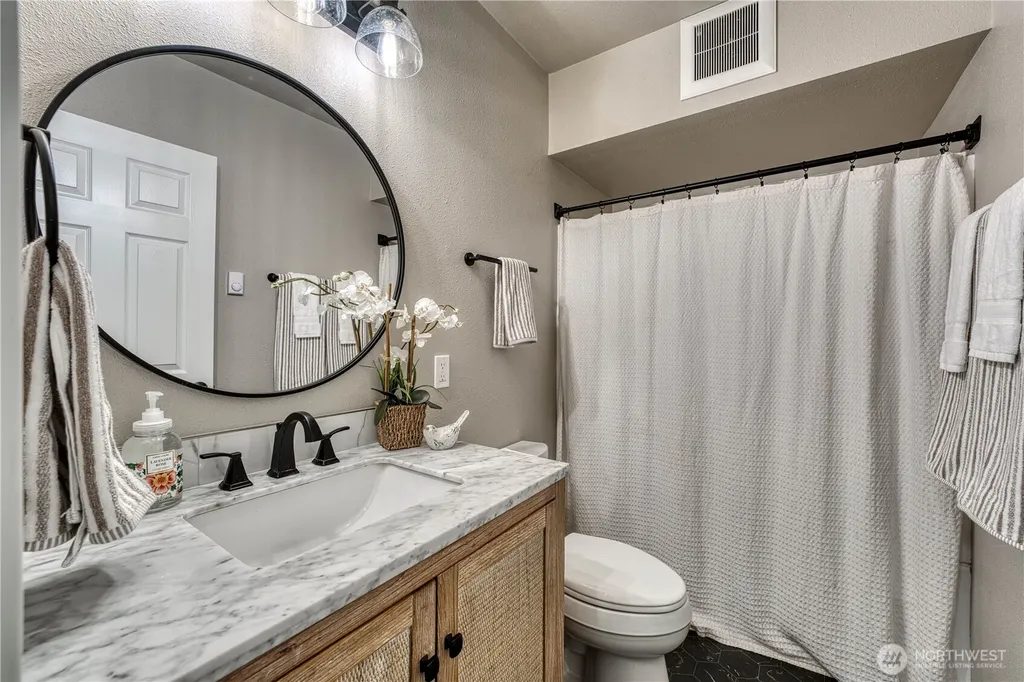 4828 SW Hunter Road Port Orchard WA 98367