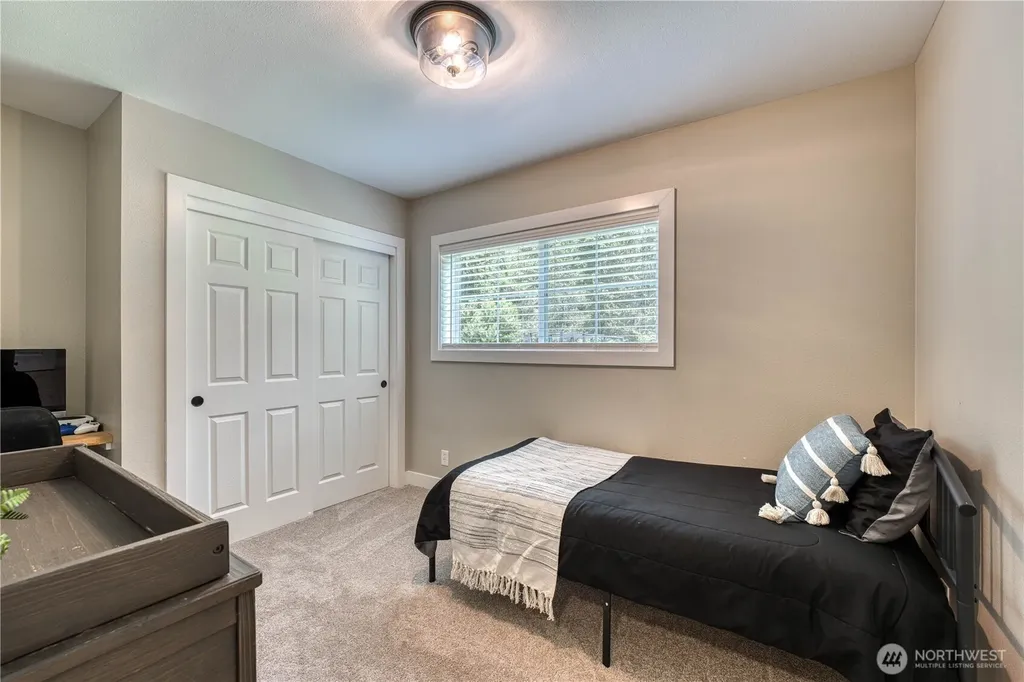 4828 SW Hunter Road Port Orchard WA 98367