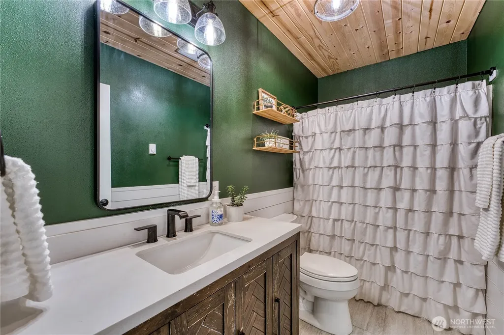 4828 SW Hunter Road Port Orchard WA 98367