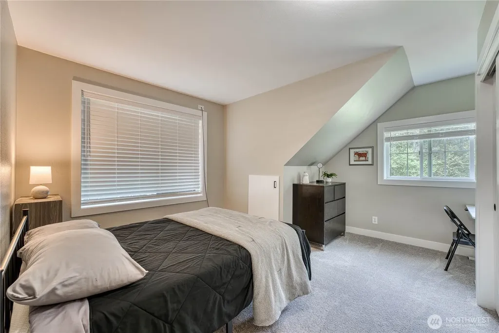 4828 SW Hunter Road Port Orchard WA 98367