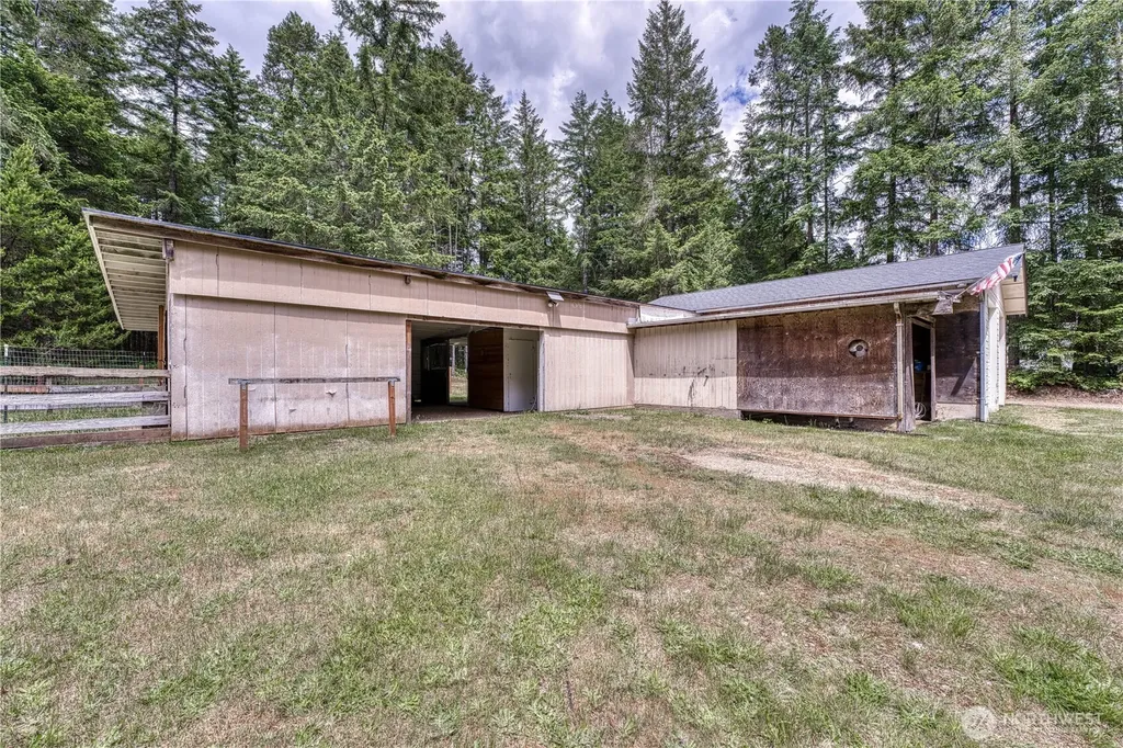 4828 SW Hunter Road Port Orchard WA 98367