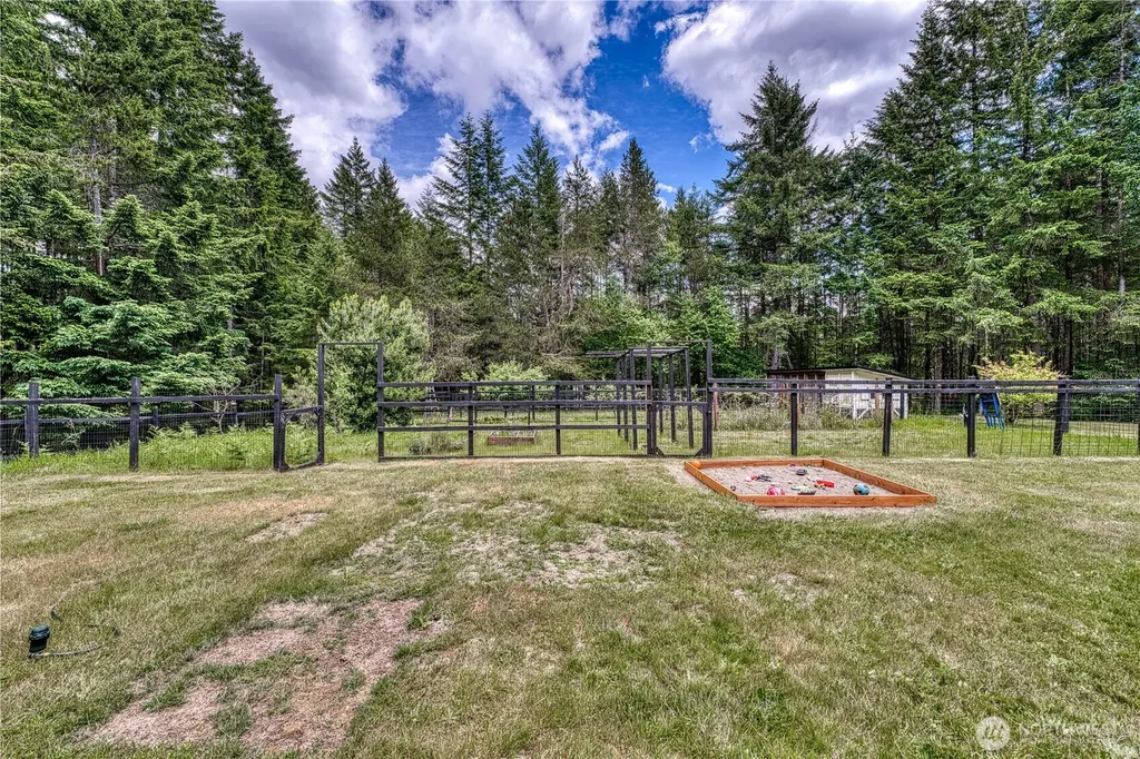 4828 SW Hunter Road Port Orchard WA 98367