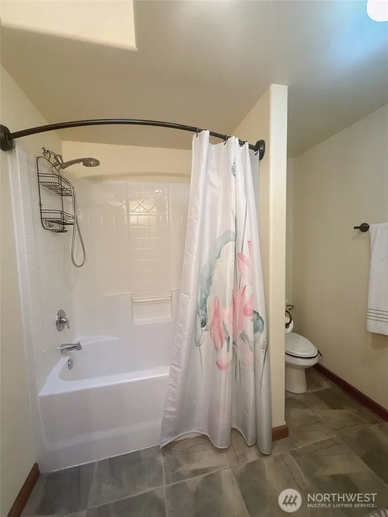 8205 Hide A Way Lane NW Silverdale WA 98383
