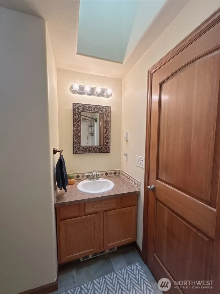 8205 Hide A Way Lane NW Silverdale WA 98383