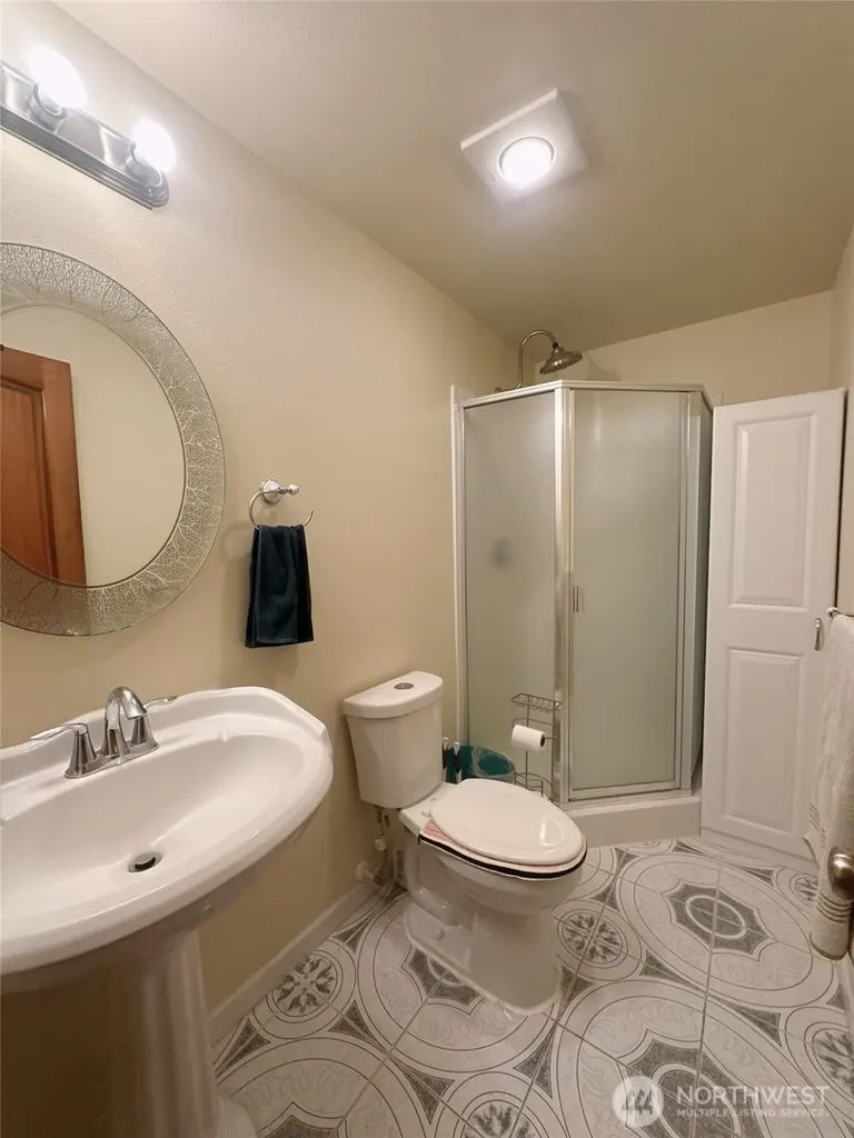 8205 Hide A Way Lane NW Silverdale WA 98383