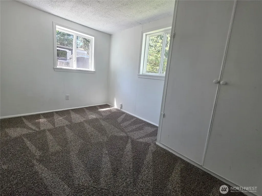 10002 Oak Lane SW Lakewood WA 98499