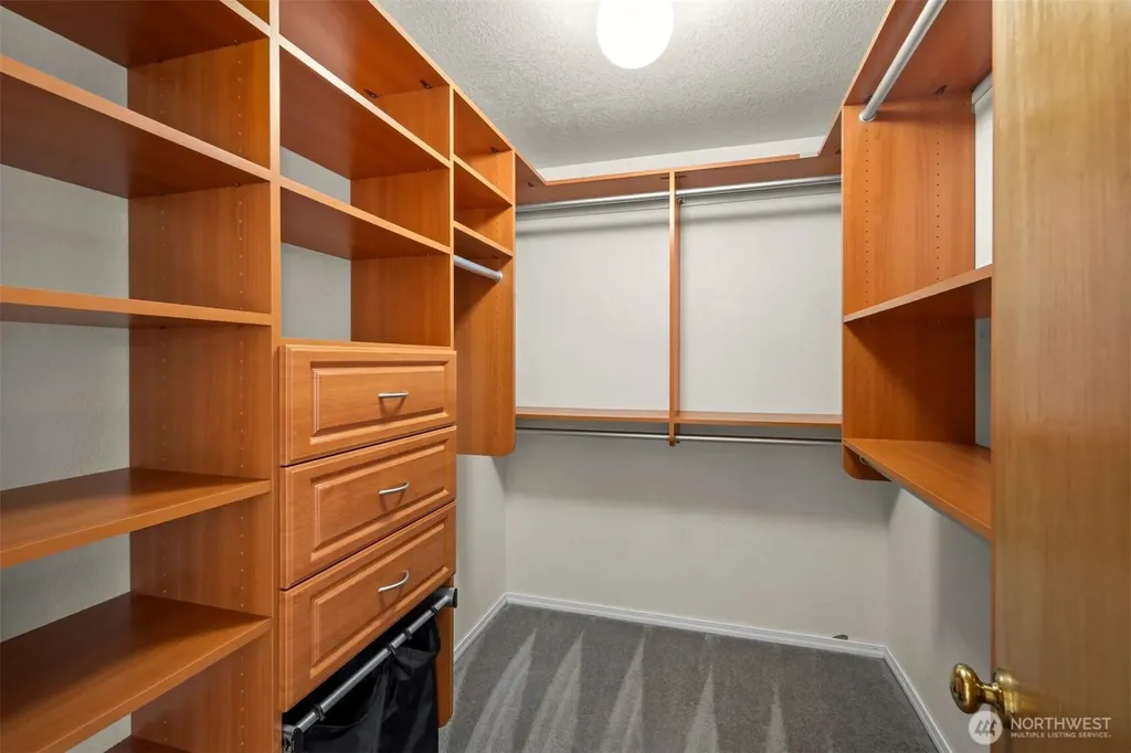 9125 Zircon Drive SW Lakewood WA 98498