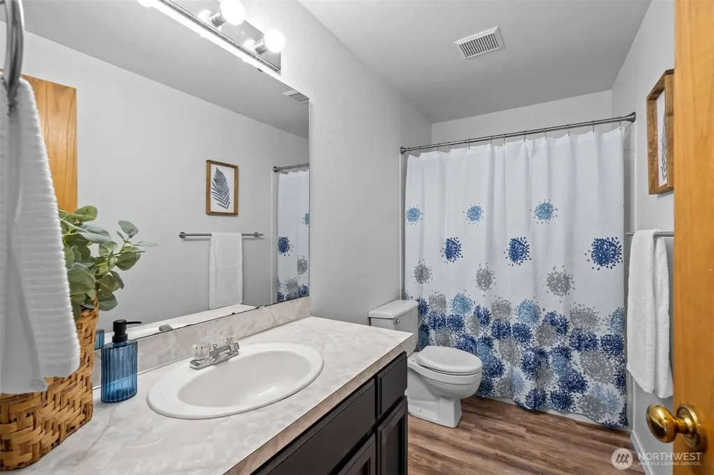 9125 Zircon Drive SW Lakewood WA 98498