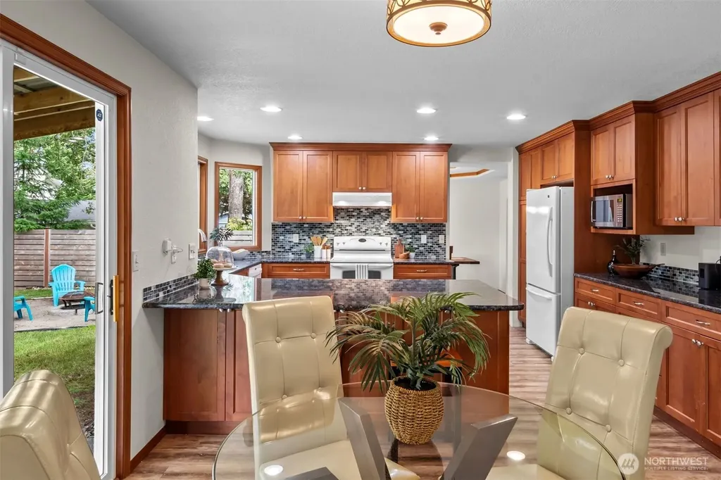 9125 Zircon Drive SW Lakewood WA 98498