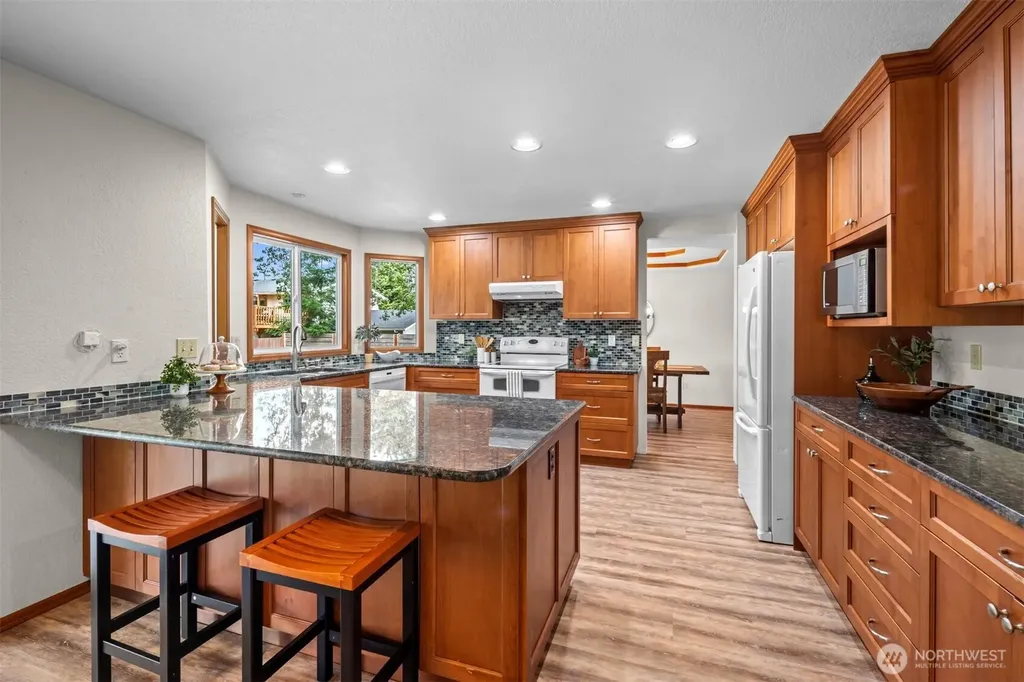 9125 Zircon Drive SW Lakewood WA 98498