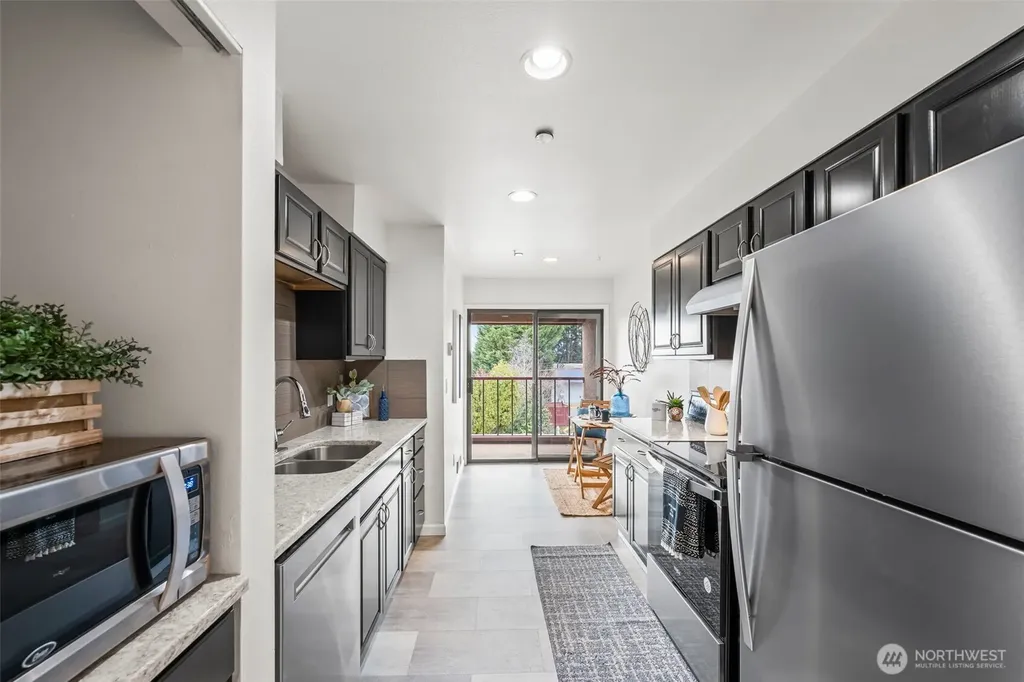 1902 S Bridgeport Way W University Place WA 98466