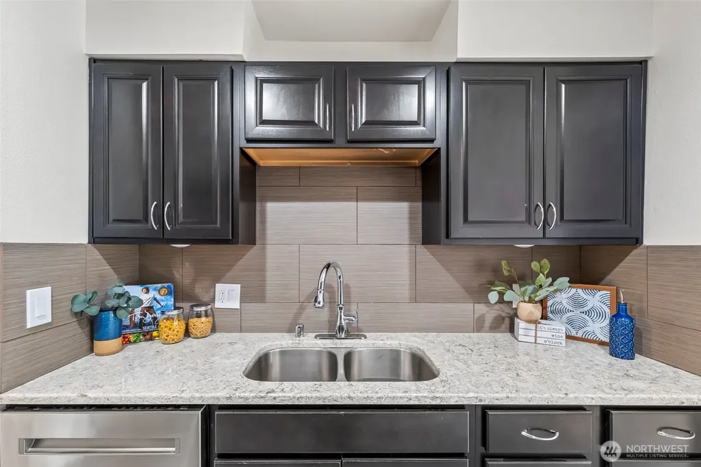 1902 S Bridgeport Way W University Place WA 98466