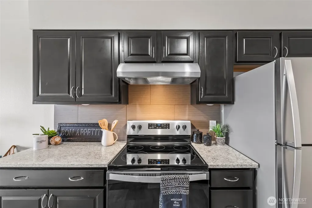 1902 S Bridgeport Way W University Place WA 98466