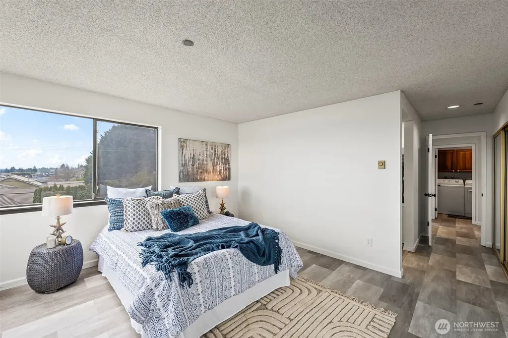 1902 S Bridgeport Way W University Place WA 98466