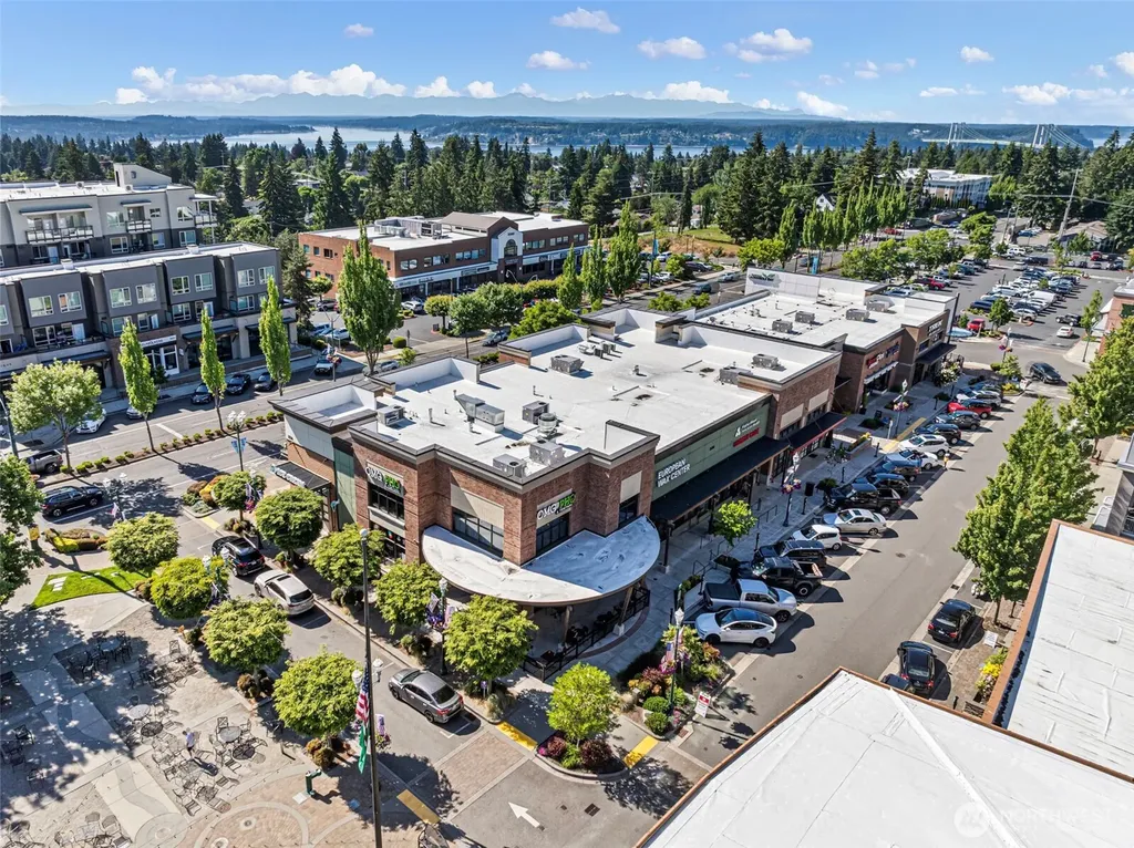 1902 S Bridgeport Way W University Place WA 98466