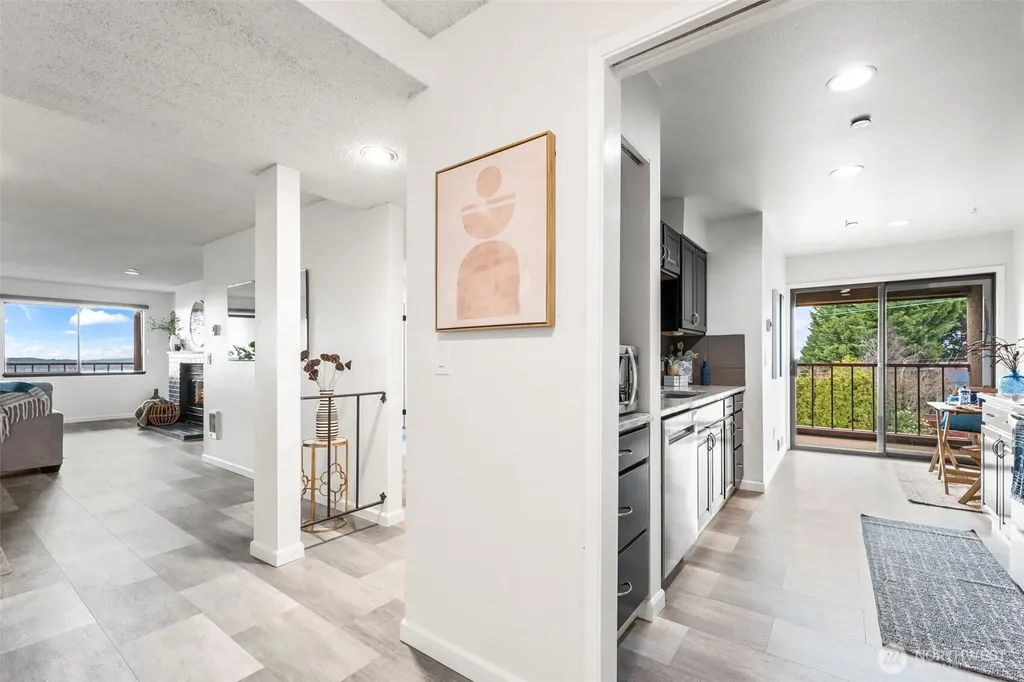 1902 S Bridgeport Way W University Place WA 98466