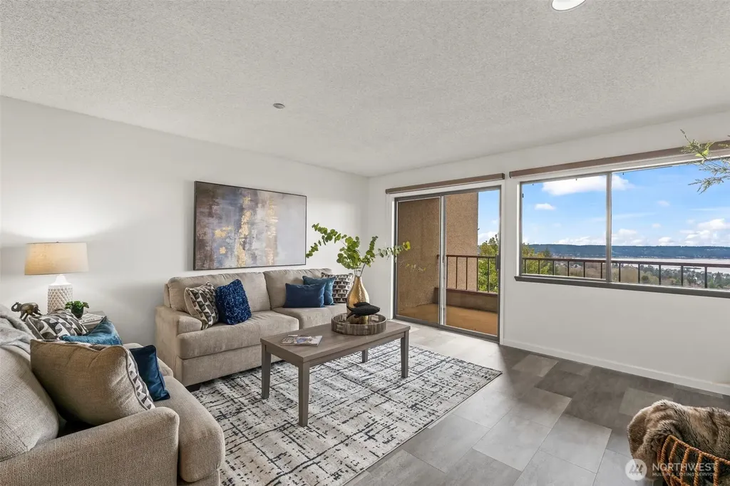 1902 S Bridgeport Way W University Place WA 98466