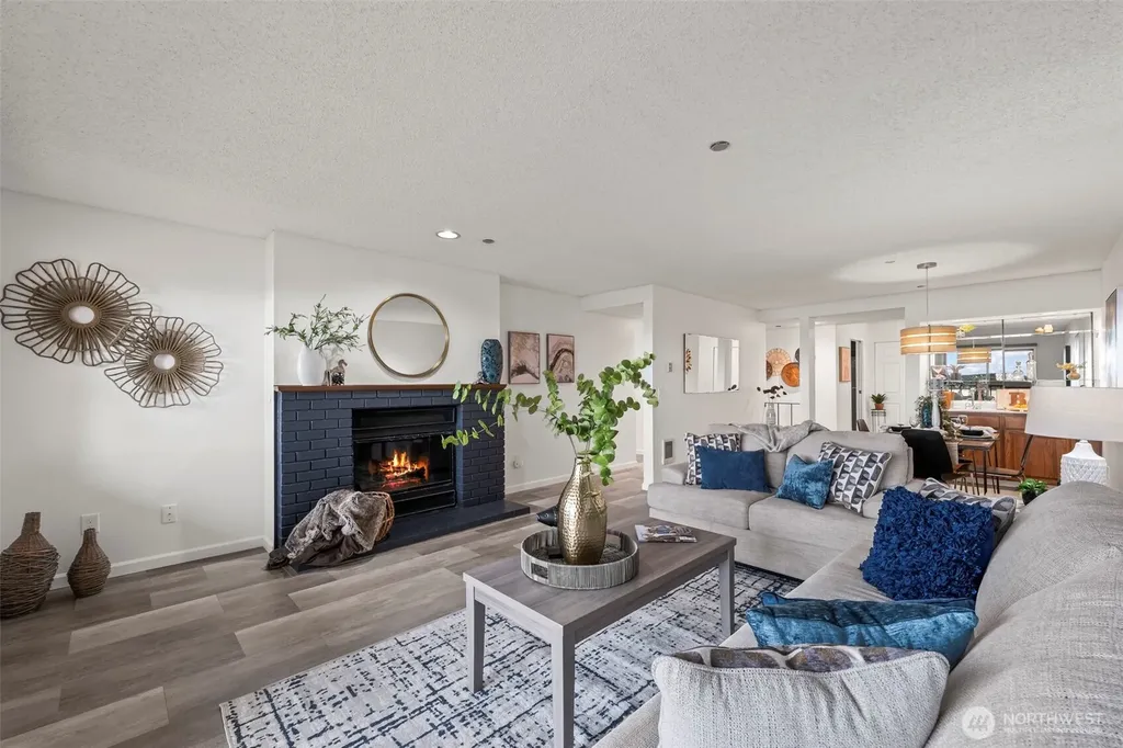 1902 S Bridgeport Way W University Place WA 98466