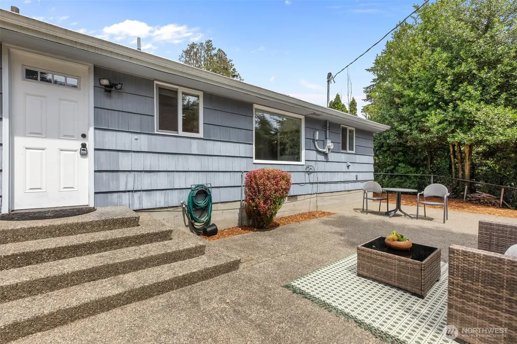 901 NE 148th Street Shoreline WA 98155
