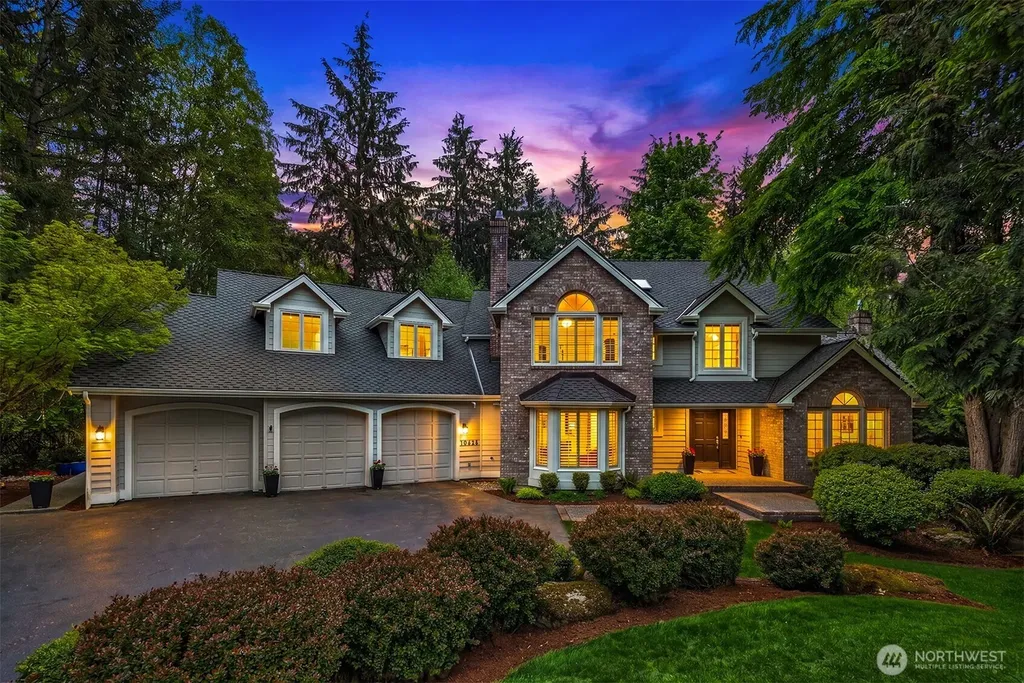 14214 216th Avenue NE Woodinville WA 98077