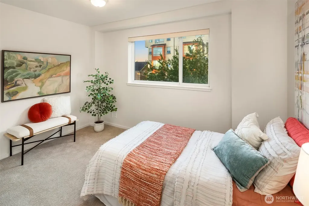 4528 8th Avenue NE Seattle WA 98105