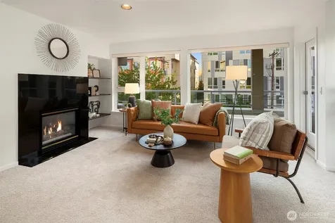 4528 8th Avenue NE Seattle WA 98105
