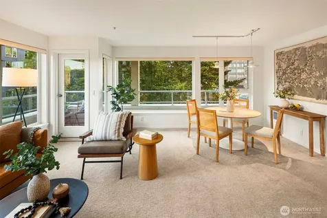 4528 8th Avenue NE Seattle WA 98105