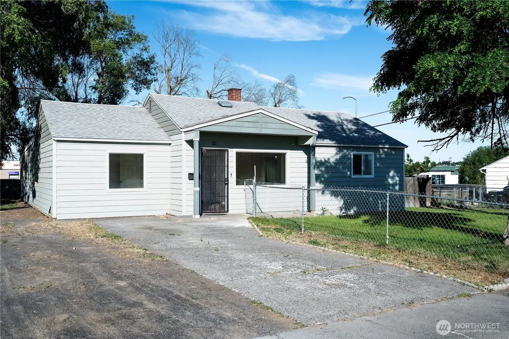 112 W Loop Drive Moses Lake WA 98837