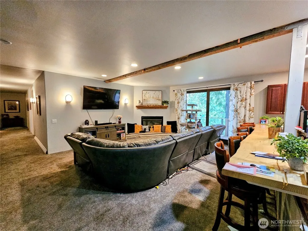 23618 SE Tiger Mountain Road Issaquah WA 98027