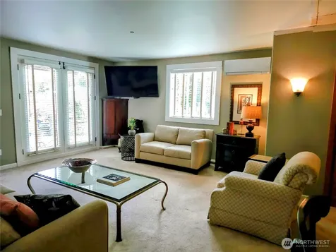 23618 SE Tiger Mountain Road Issaquah WA 98027