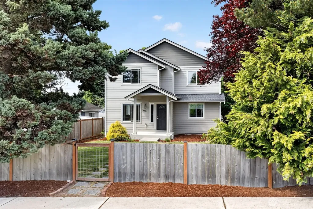 1307 E 67th Tacoma WA 98404