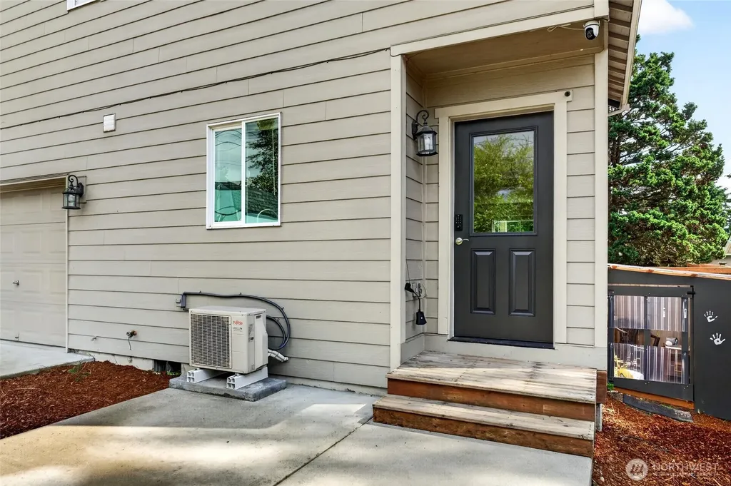 1307 E 67th Tacoma WA 98404