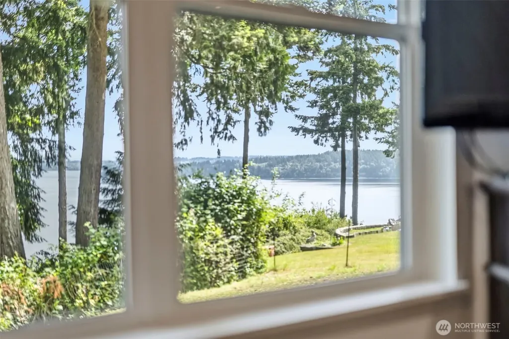 11209 Riviera Drive Anderson Island WA 98303