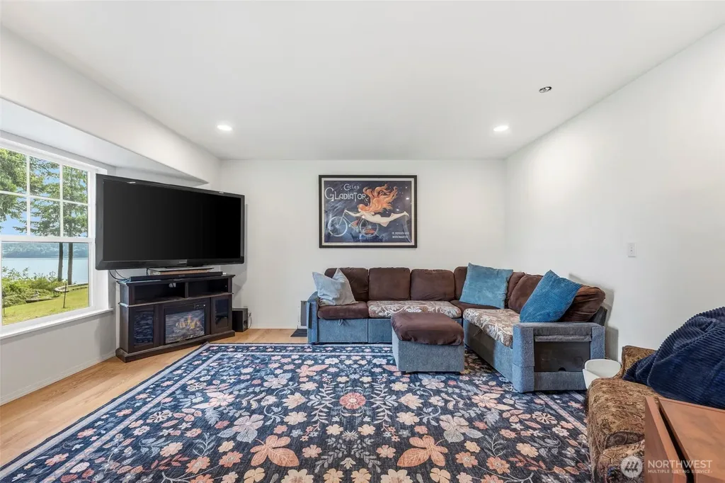 11209 Riviera Drive Anderson Island WA 98303