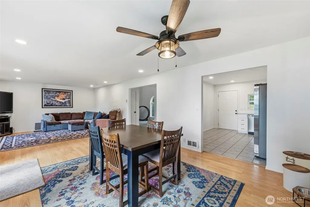 11209 Riviera Drive Anderson Island WA 98303