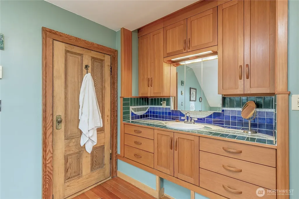 538 Adams Street Port Townsend WA 98368