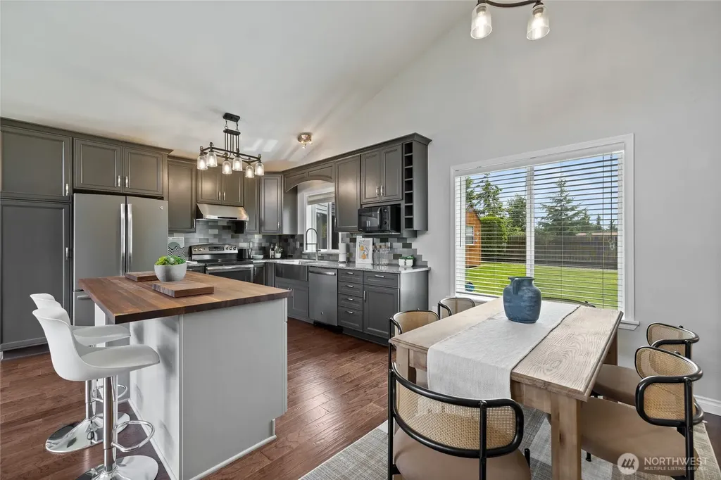 19119 71st Avenue Ct E Puyallup WA 98375