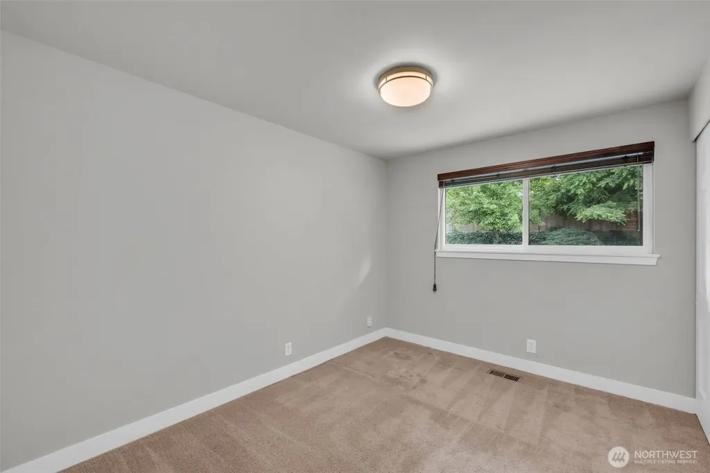 32212 25th Ave SW Federal Way WA 98023