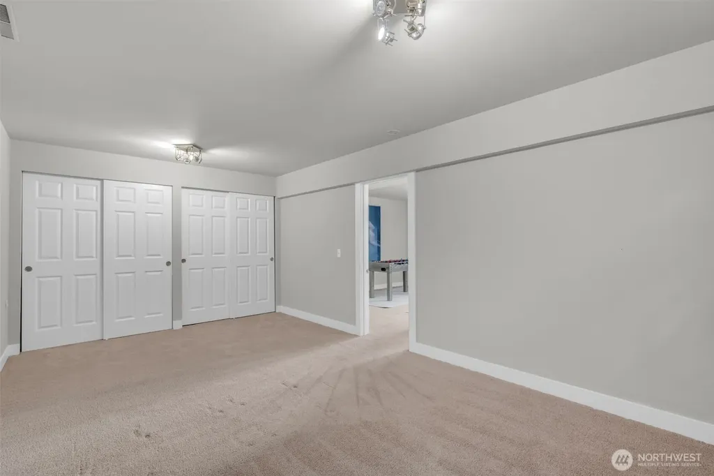 32212 25th Ave SW Federal Way WA 98023