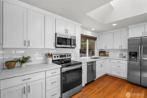 32212 25th Ave SW Federal Way WA 98023