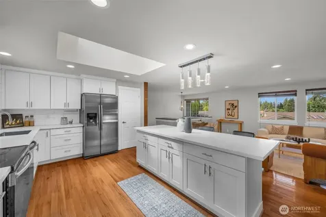 32212 25th Ave SW Federal Way WA 98023